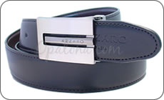 Une ceinture Azzaro
