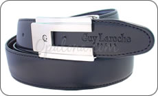 Une ceinture Guy Laroche