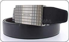 Une ceinture Azzaro