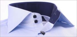Chemise bleue � col, boutons et poignets napolitains bleu marine 