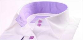 Chemisier blanc � manches 3/4 et col mauve