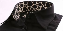 Chemisier noir � col et poignets � pois noirs sur fond �cru