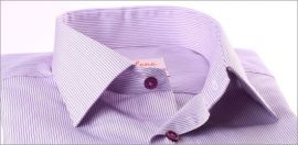 Chemise mauve � fines rayures violettes et poignets mousquetaires