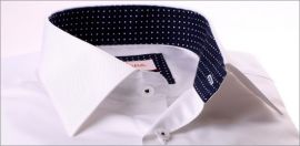 Chemise blanche à col et poignets à petits pois blancs et bleus