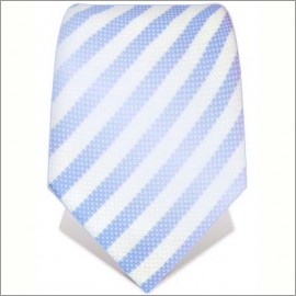 Cravate club bleue ciel