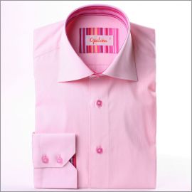 Chemise cintrée rose à col et poignets à rayures roses et mauves