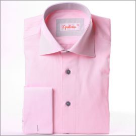 Chemise rose � col et poignets mousquetaires gris clairs et boutons gris