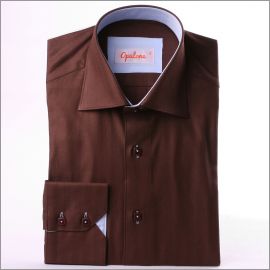 Chemise cintr�e marron � col et poignets bleus clairs
