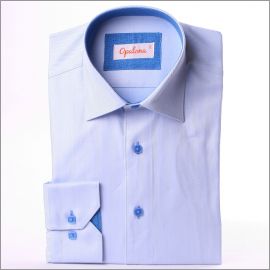 Chemise cintr�e bleue � col et poignets � motifs bleus