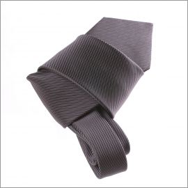 Cravate gris fonc�