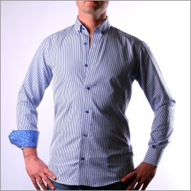 Chemise à rayures bleu moyen et blanches, col et poignets à motifs bleus
