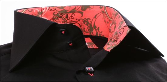 Chemise cintr�e noire � col et poignets � motifs saumons et marrons