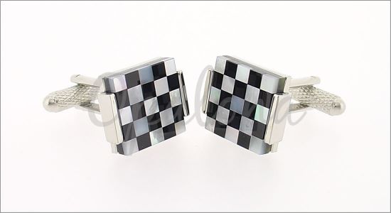 Damier de nacre et d'onyx