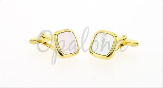 Gilded square cufflinks with a MOP core