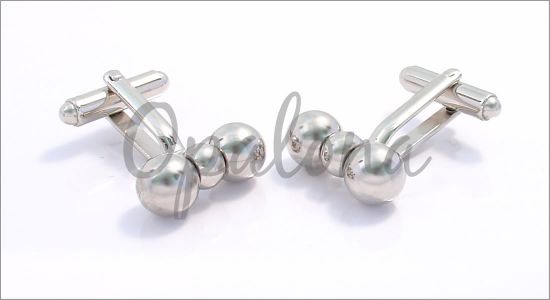 Cufflinks with two moving balls