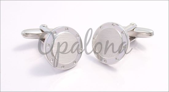 Round cufflinks with screws and a brushed center