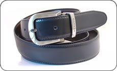 Une ceinture Azzaro