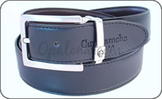 Une ceinture Guy Laroche