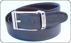 Une ceinture Guy Laroche