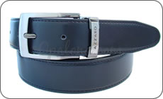 Une ceinture Azzaro