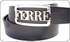 Une ceinture Gianfranco Ferre