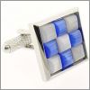 Carr� avec carreaux de verre bleus et blancs