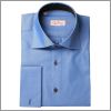 Chemise bleue � col, boutons et boutonni�res marrons