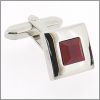 Carr� avec un cristal rouge vif