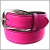 Ceinture en cuir rose fuchsia � surpiqures noires 