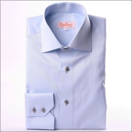 Chemise cintrée bleue à boutons gris