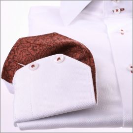 Chemise blanche à col et poignets à motifs fleuris marrons et boutonnières marrons