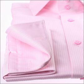 Chemise cintrée rose à poignets mousquetaires