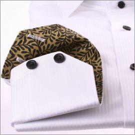 Chemise cintrée blanche à col et poignets à motifs beiges et marrons