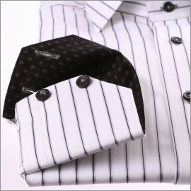 Chemise blanche à rayures grises et noires