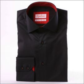 Chemise noire à col et poignets à motifs rouges