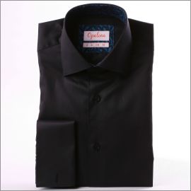 Chemise noire à col et poignets mousquetaires à motifs bleus et noirs