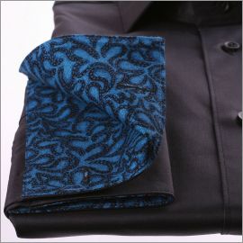 Chemise noire à col et poignets mousquetaires à motifs bleus et noirs