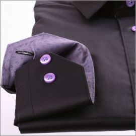 Chemise noire à col et poignets à motifs mauves