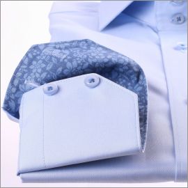 Chemise bleue à col et poignets à fleurs bleues