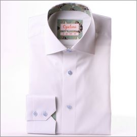 Chemise blanche à col et poignets à motifs verts, bleu clair et bleu marine