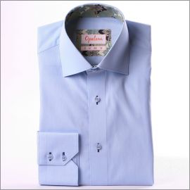 Chemise bleue à col à motifs verts, bleu clair et bleu marine