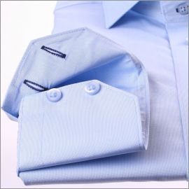 Chemise bleue à col à motifs verts, bleu clair et bleu marine