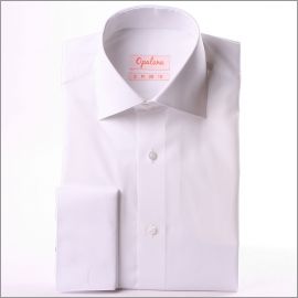 Chemise blanche à poignets mousquetaires