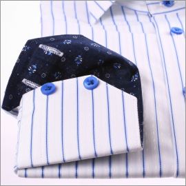 Chemise blanche à rayures bleu clair et bleu foncé