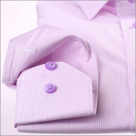 Chemise à fines rayures blanches et mauves