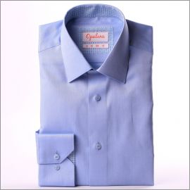 Chemise bleue à col et poignets à motifs bleus