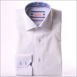 Chemise blanche à col et poignets à rayures blanches et bleues