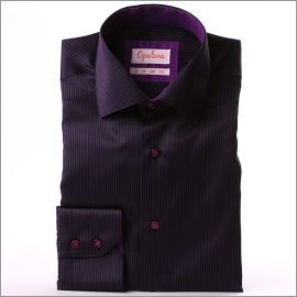 Chemise noire à rayures violettes, col et poignets à motifs violets