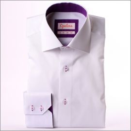Chemise blanche à col et poignets à motifs violets