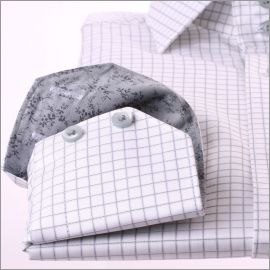 Chemise à carreaux blancs et gris, col et poignets à motifs fleuris gris